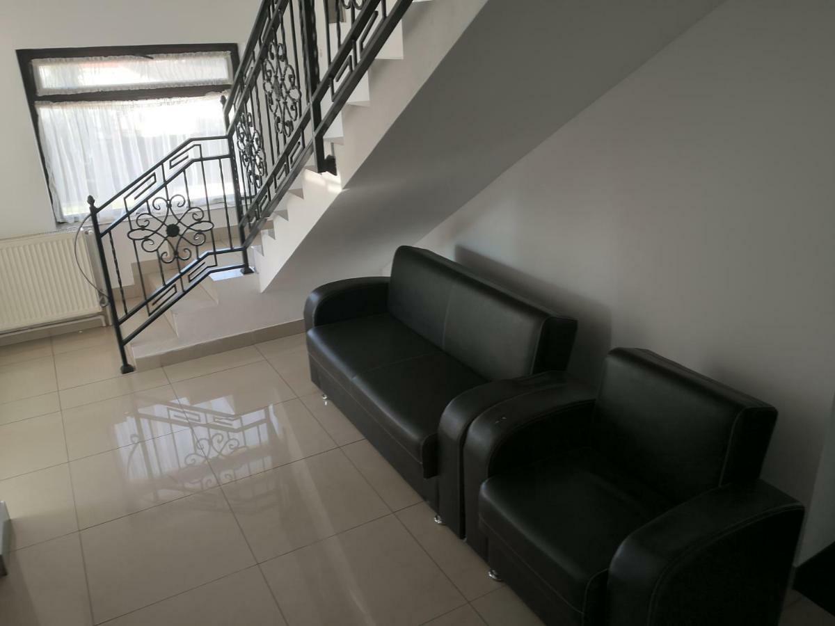 Pensiunea Platinum Targu Jiu Exterior photo